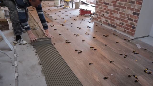 Какой инструмент я применяю для быстрой и качественной укладки плитки 1, 50 на 0, 530, часть 2. смотреть онлайн