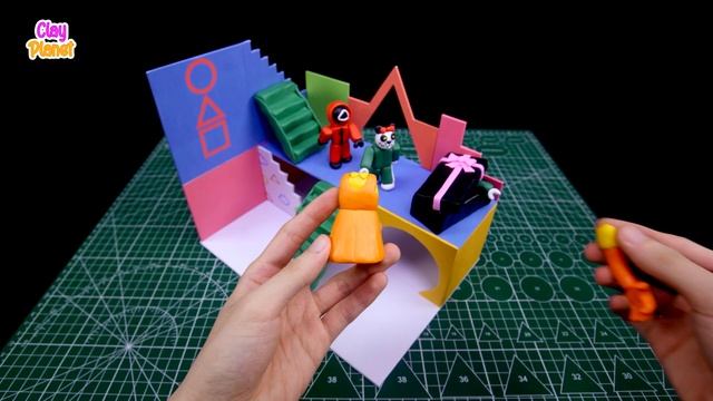 All Characters Mr. Hopp's Playhouse 2 Escape SQUID GAME In ROBLOX | Diorama | Clay Art смотреть онлайн