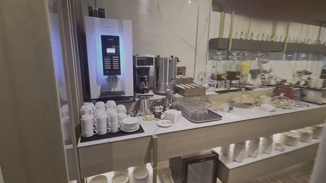 Бесплатная еда по карте Tinkoff. Бизнес зал в Аэропорту. смотреть онлайн