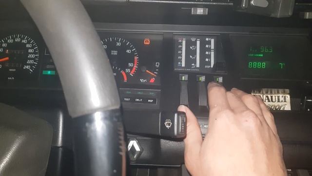 Renault 25 Turbo-DX 1987 смотреть онлайн