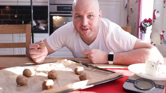 PEPPARKAKSCOOKIES med Ädelost, perfekt till GLÖGGEN смотреть онлайн