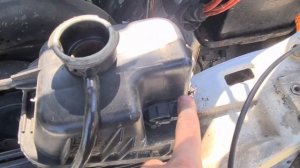 Замена радиатора мотора Спринтер, ставлю оригинал.