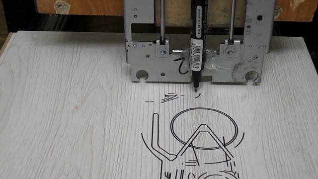 Самодельный пишущий плоттер на UNO в работе (демонстрация процесса рисования) часть 2 смотреть онлайн