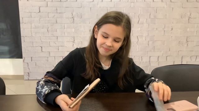 Распаковка IPhone 11 PRO /нашли Airpods?!