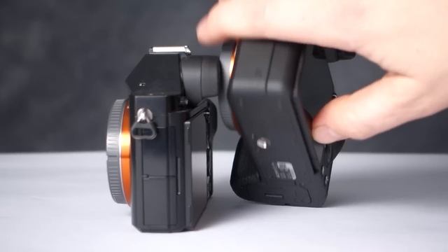 Sony Alpha A7r vs New Alpha A7II - Hands-On! смотреть онлайн