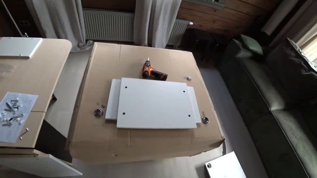 Видео-инструкция. Сборка компьютерного стола Computer 2 Hesby смотреть онлайн