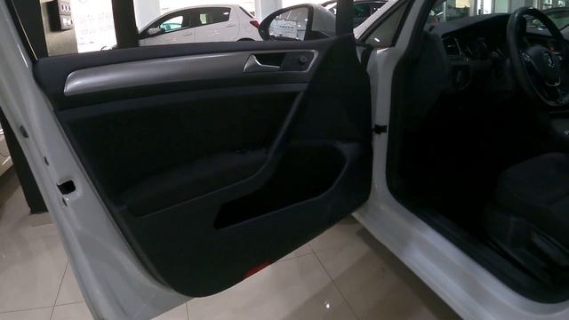 VOLKSWAGEN Golf Ready2Go 1.6 TDI 85kW (115CV) смотреть онлайн