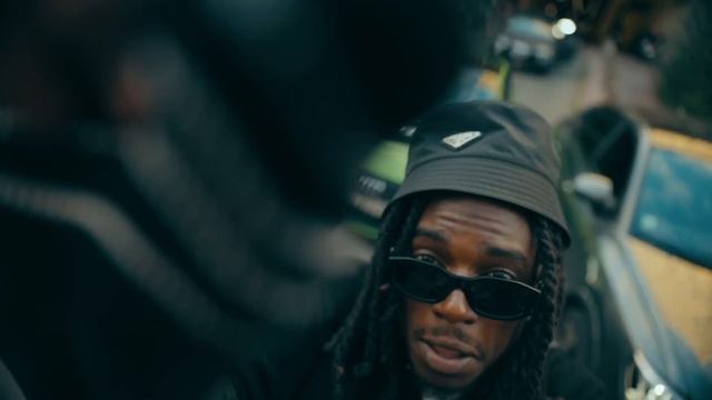 Saamou Skuu - Touch Down Feat. @gambinerie (Clip Officiel) смотреть онлайн