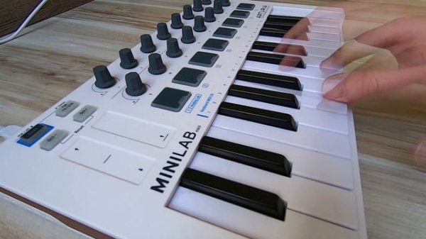 🎹 Nightcall - Kavinsky - Arturia Minilab MKII