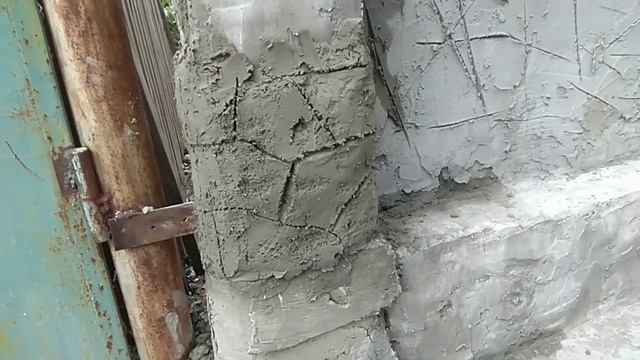 Забор из Арт-бетона. Часть 6. Как сделать натуральный камень из Арт-бетона на столбах забора. смотреть онлайн