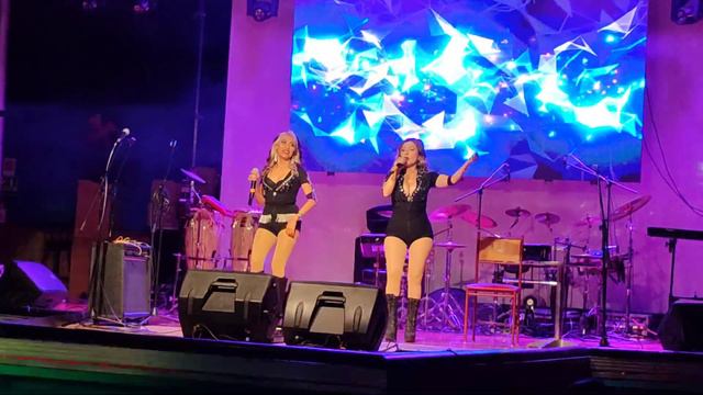 Kony Singer y Erika Carrion смотреть онлайн