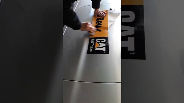 Как наклеить наклейку на автомобиль смотреть онлайн