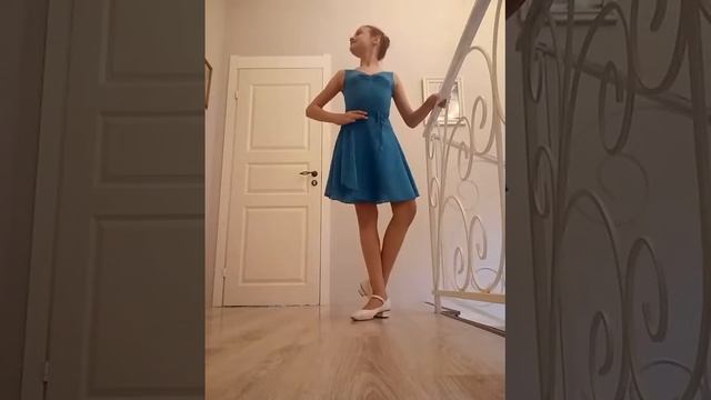 Ника Лихацкая жете в народном танце с правой ноги смотреть онлайн