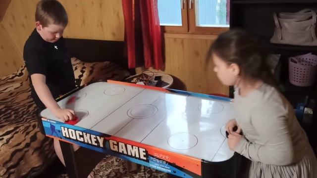 Воздушный хоккей для дома/Home air hockey смотреть онлайн