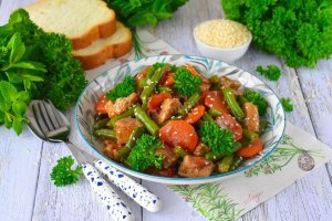 КАК ПРИГОТОВИТЬ СВИНИНУ СО СТРУЧКОВОЙ ФАСОЛЬЮ