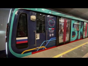 Старые и новые поезда Московского Метро