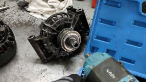Ремонт генератора от А до Я, подшипники, колектор, щетки. (Bosch - Peugeot Boxer 2.2)