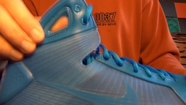 Видеообзор Nike Hyperdunk '08 от #SNKRRVWS смотреть онлайн