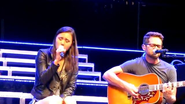 The Voice Tour Josh Kaufman and Dia Frampton смотреть онлайн