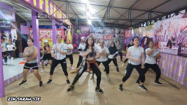 BROKEN ANGEL REMIX/ZUMBA/DANCE/WORKOUT#zinsarahsie MAKASSAR #LIFESPORTTREE смотреть онлайн