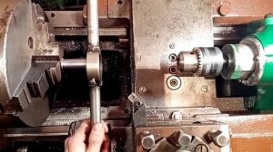 Приспособление для токарного станка, в помощь начинающему токарю.