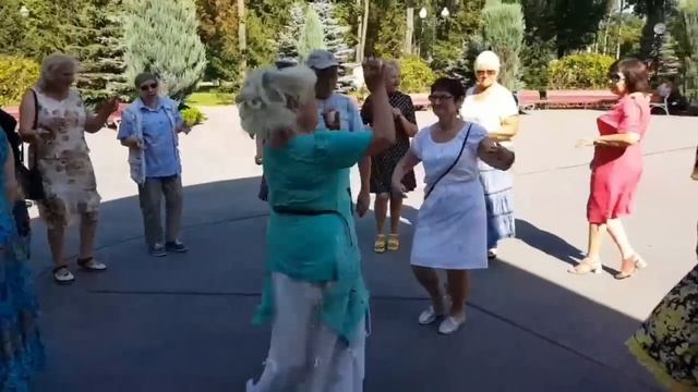 А МНЕ БЫ, А МНЕ БЫ!!!ХАРЬКОВ ТАНЦЫ 19.08.2023 смотреть онлайн