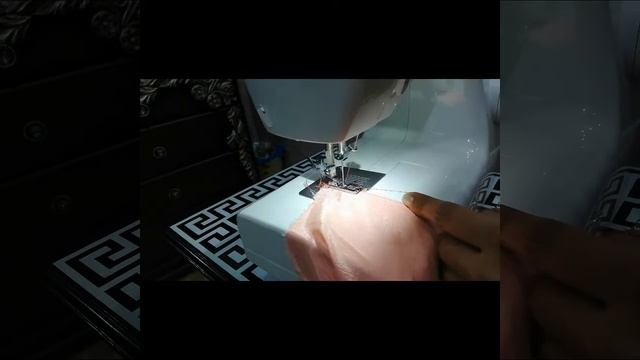 Singer® Tradition™ | HOW TO USE ROUND HEMMER FOOT смотреть онлайн