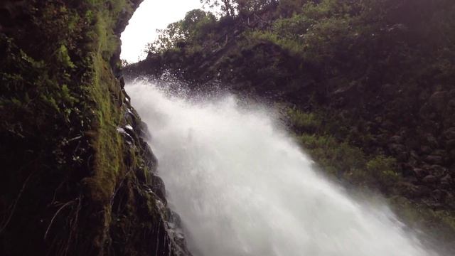 Водопад "Котёл дьявола", Баньос, Эквадор. смотреть онлайн