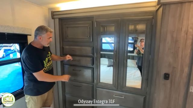 3 Best Class C RVs with Bunk Beds! смотреть онлайн