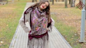 Платок из уплотненной шерстяной ткани с шелковой бахромой "Осенние колокола", вид 8