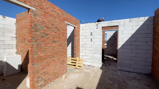 Кладка 1-го этажа с колоннами