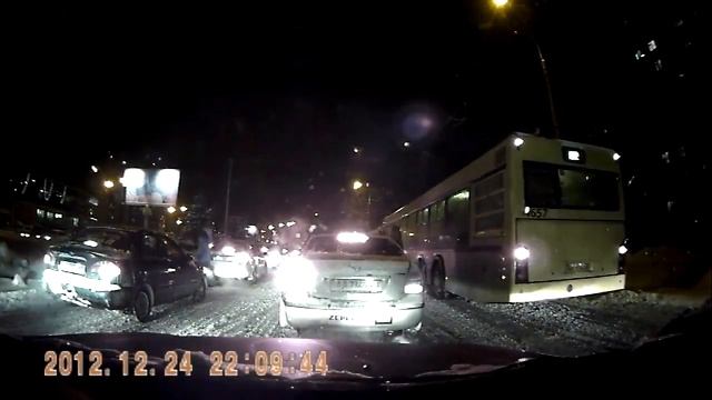 Мать выронила ребенка переходя дорогу смотреть онлайн