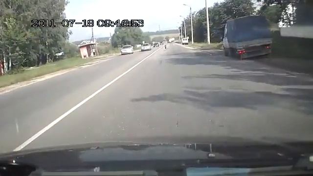 У Газели отлетели колеса во время движения смотреть онлайн