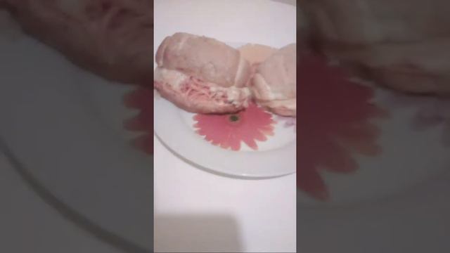 Трансляция Приготовила сендвичи с курицей, овощами смотреть онлайн