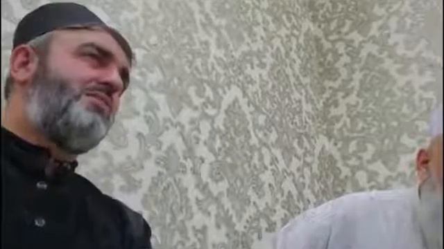 ДОМУЛЛО ИСКАНДАР ВА ХОЧИ МИРЗО