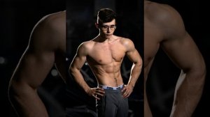 МАКСИМ БИТАРОВ фотосессия в фитнес зале STRONG СУРГУТ