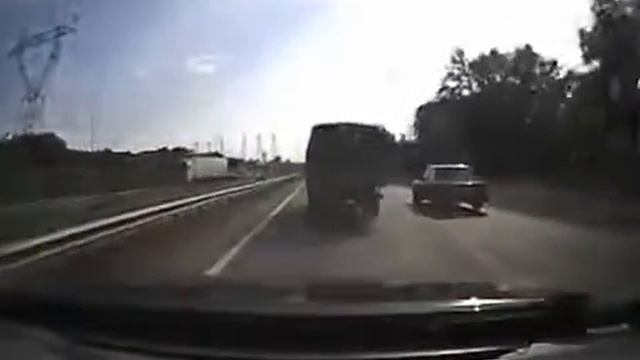 ДТП авария25] ДТП! Авария! Видеорегистратор смотреть онлайн