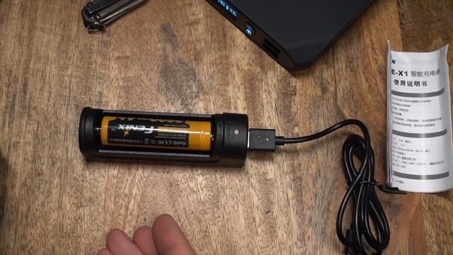 Fenix ARE-X1 smart battery charger. смотреть онлайн