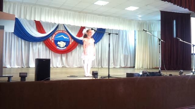 Кристина Авакян . Стих про бабушку смотреть онлайн