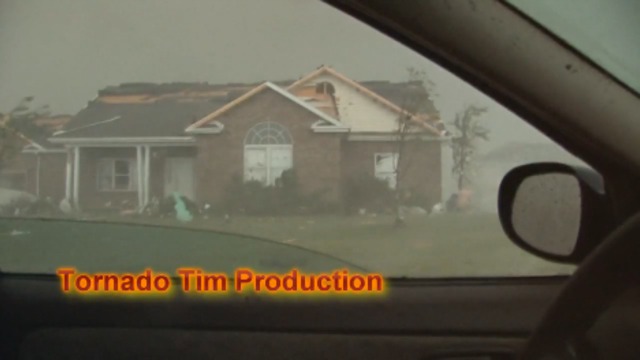 Мужик в центре торнадо смотреть онлайн