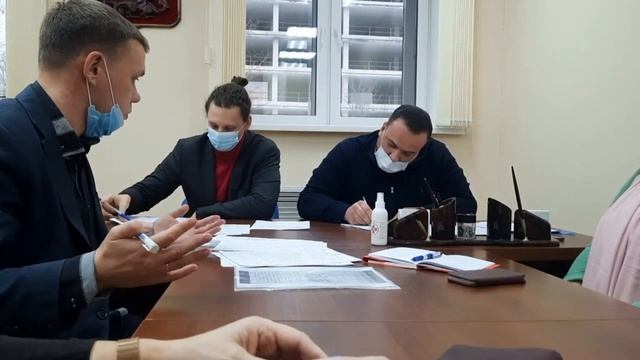 Жители при поддержке депутата пришли к чиновникам из Префектуры. смотреть онлайн