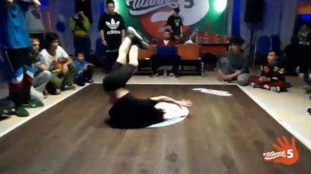 Городской чемпионат по БРЕЙК ДАНСУ "ШАПКА-5" г.Комсомольск на амуре смотреть онлайн