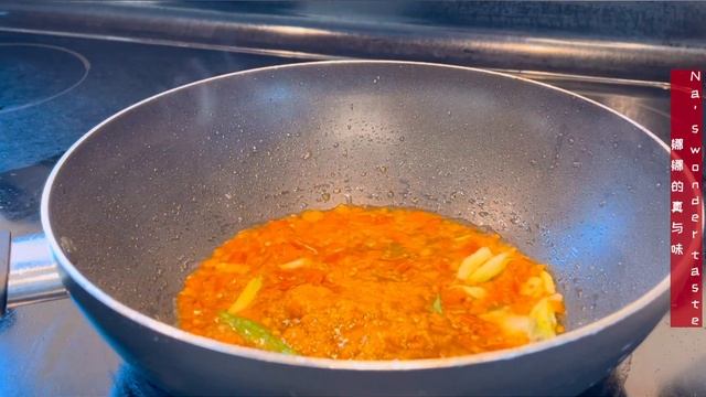 金汤金针菇肥牛 Beef and enoki mushrooms in golden soup смотреть онлайн