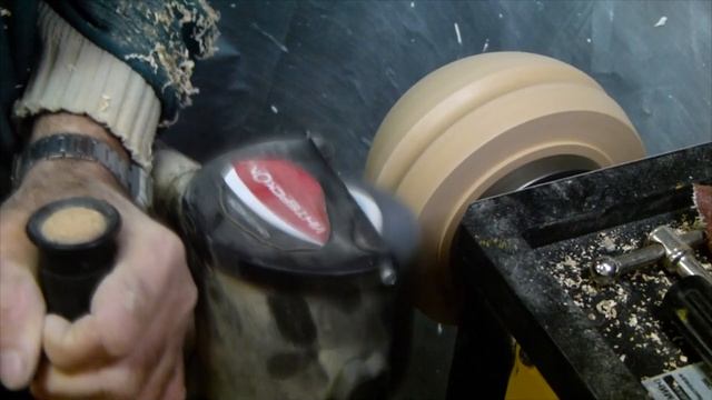 Чаша из Ясеня со вставкой из Вишни. Токарка смотреть онлайн