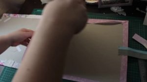 КАК ВКЛЕИВАТЬ ТКАНЕВЫЙ ПЕРЕПЛЕТ В ОБЛОЖКУ АЛЬБОМА. МАСТЕР КЛАСС. СКРАПБУКИНГ.mp4