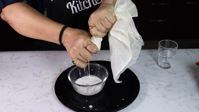 माकेर्ट से अच्छा नारियल का बुरादा बनाये घर पर इस आसान ट्रिक से | How to make Desiccated Coconut? | смотреть онлайн