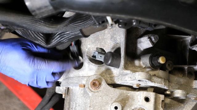 Part 3 - Manual Gearbox removal on Peugeot 207cc 1.6 EP6 THP Prince Petrol Engine смотреть онлайн
