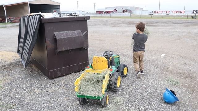 Using real tractors on the farm to work with hay and fix a tire | Tractors for kids смотреть онлайн