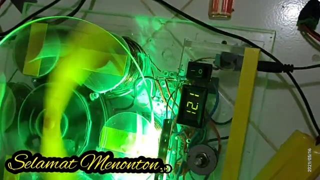 Battery Charger Generator / Super Green смотреть онлайн