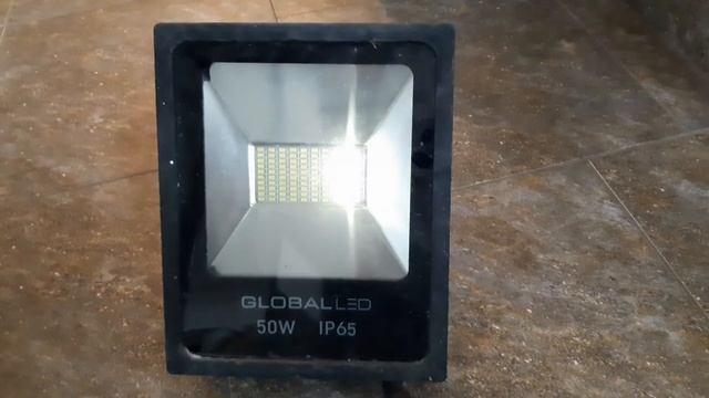 Мигает прожектор Global 50W смотреть онлайн